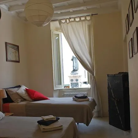 Appartamento Piazza Farnese Rom Zimmer foto